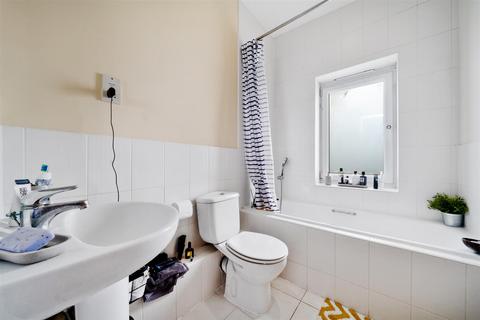 3 bedroom flat for sale, The Zone, Wimbledon SW19