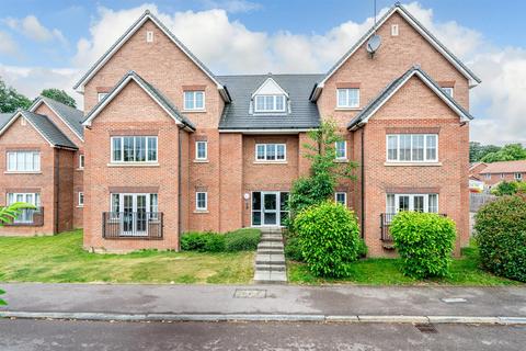 2 bedroom flat for sale, St. Mawes Close, Croxley Green