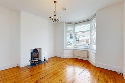 3 bedroom house to rent, Portland Road, Weymouth