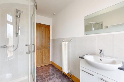 3 bedroom house to rent, Portland Road, Weymouth