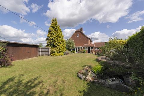 3 bedroom semi-detached house for sale, Lees Road, Laddingford, Maidstone