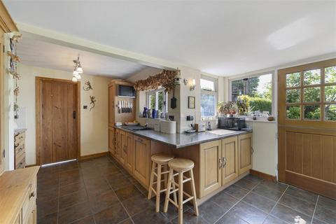 3 bedroom semi-detached house for sale, Lees Road, Laddingford, Maidstone