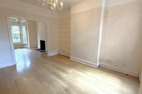 4 bedroom end of terrace house for sale, Sir Johns Road, Birmingham B29