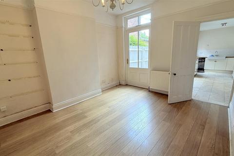 4 bedroom end of terrace house for sale, Sir Johns Road, Birmingham B29