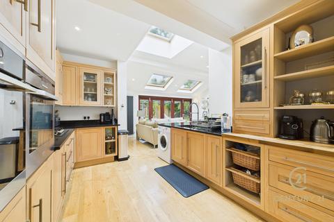 5 bedroom semi-detached house to rent, Morton Road, MORDEN SM4