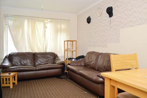 2 bedroom townhouse for sale, Wiltshire Road, Chadderton, Oldham