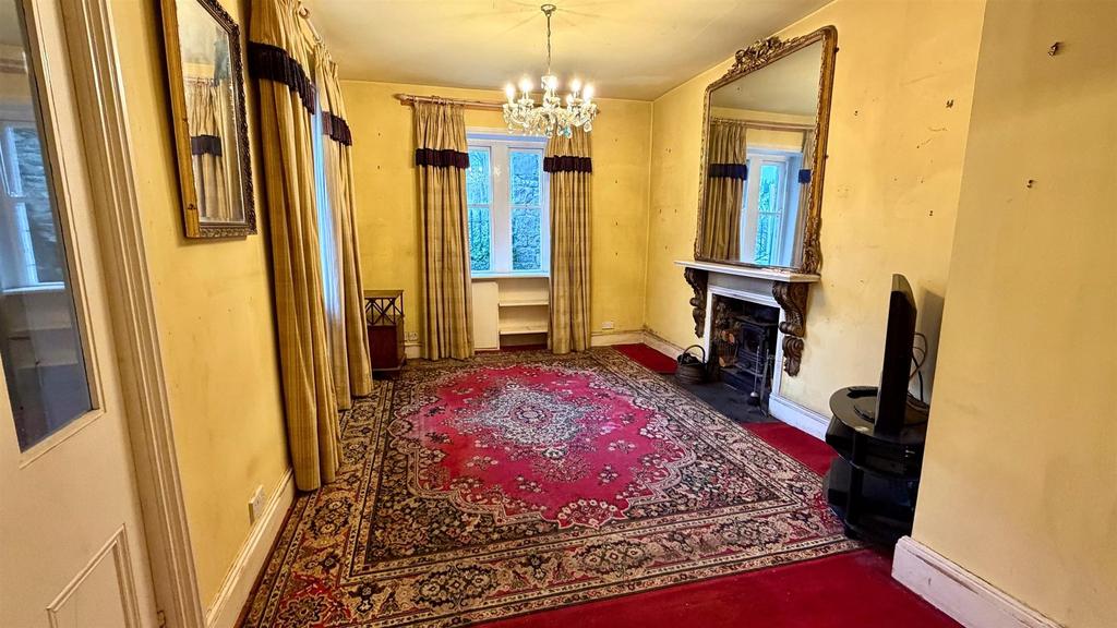 Double aspect sitting room