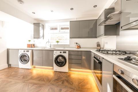 1 bedroom house to rent, Queenshill Road, Bristol BS4