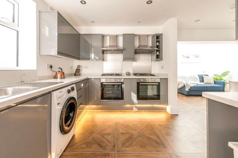 1 bedroom house to rent, Queenshill Road, Bristol BS4