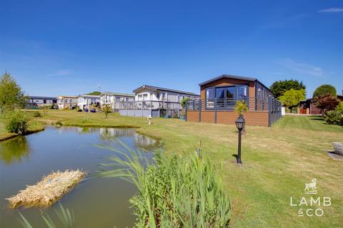 2 bedroom park home for sale, St. Johns Road, Clacton-On-Sea CO16
