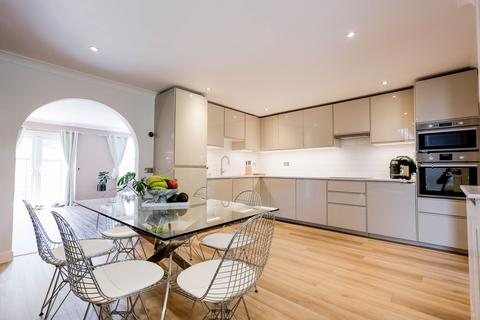 65 Stokefelde, Pitsea, Basildon, SS13 1NJ