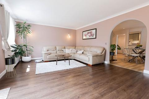 65 Stokefelde, Pitsea, Basildon, SS13 1NJ