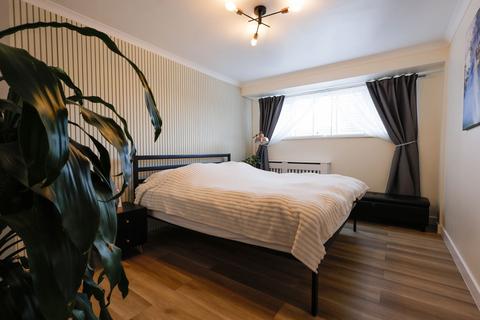65 Stokefelde, Pitsea, Basildon, SS13 1NJ