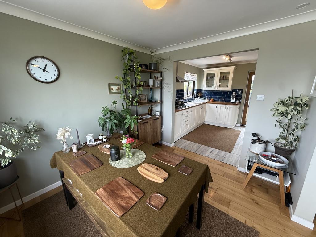 Inter Connecting Kitchen/Dining Room