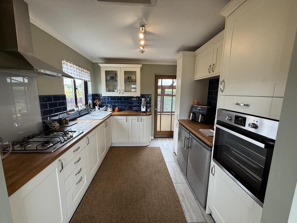 Inter Connecting Kitchen/Dining Room