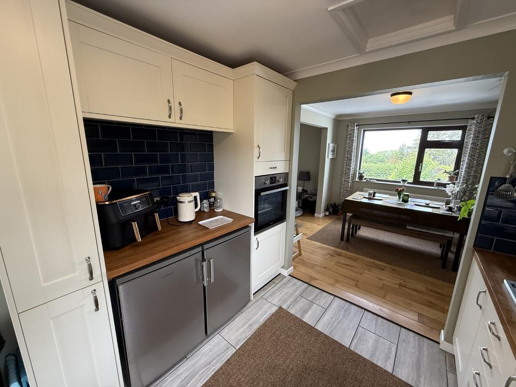 Inter Connecting Kitchen/Dining Room