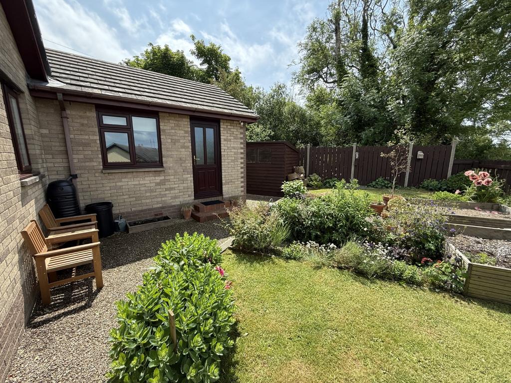 Annexe Grounds