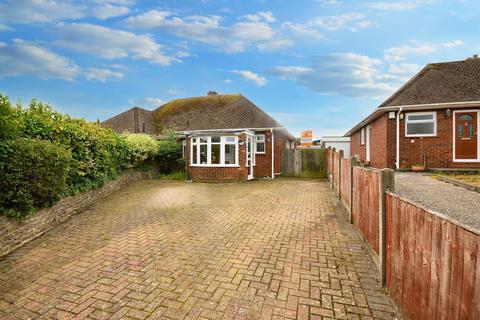 15 Weymouth Close, Folkestone, CT19 4LR