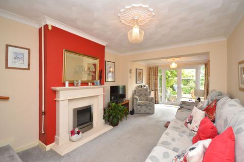 15 Weymouth Close, Folkestone, CT19 4LR