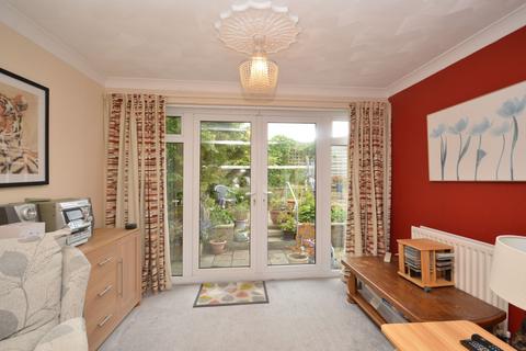 15 Weymouth Close, Folkestone, CT19 4LR