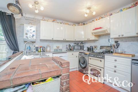 3 bedroom detached house for sale, Caro Road, Canvey Island, SS8