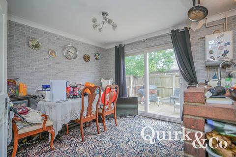 3 bedroom detached house for sale, Caro Road, Canvey Island, SS8