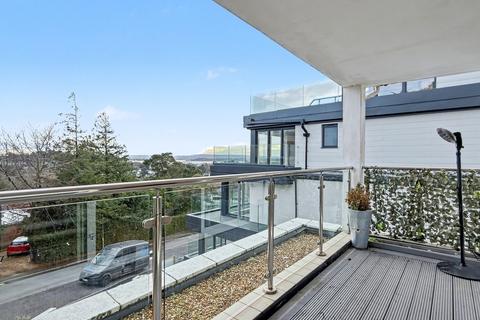 2 bedroom apartment for sale, Highmoor Court