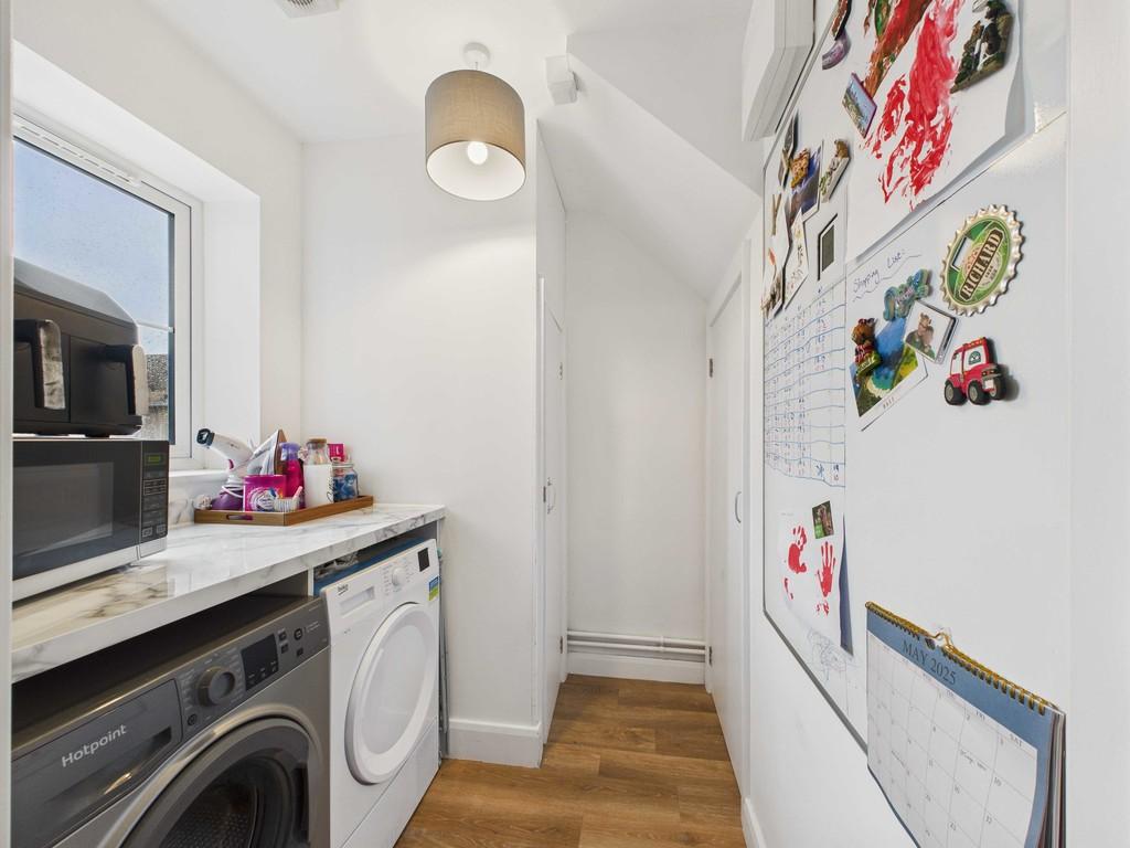 Cam04092 g0 pr0071 still012