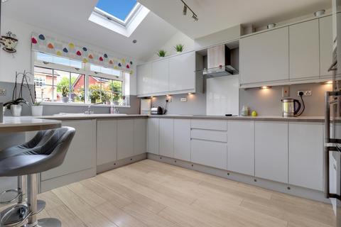8 Burnleys View, Methley, Leeds, LS26 9BQ
