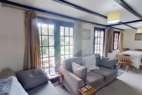 undefined, 24 Tudor Court, Tolroy Manor