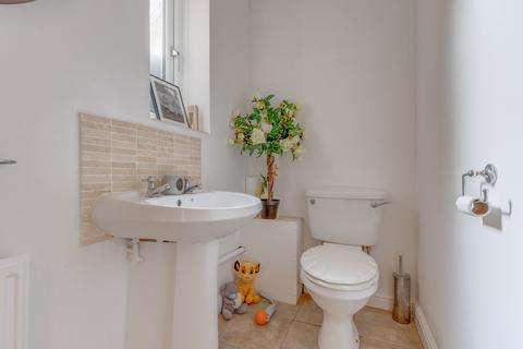 20 Drakes Close, Redditch, B97 5NG