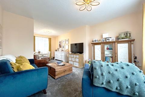3 bedroom semi-detached house for sale, Bolton Road, Ashton-in-Makerfield, Wigan, WN4 8TN