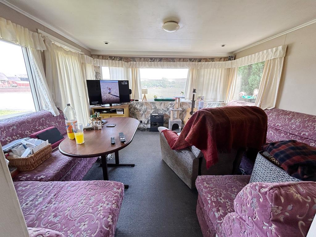 Caravan lounge