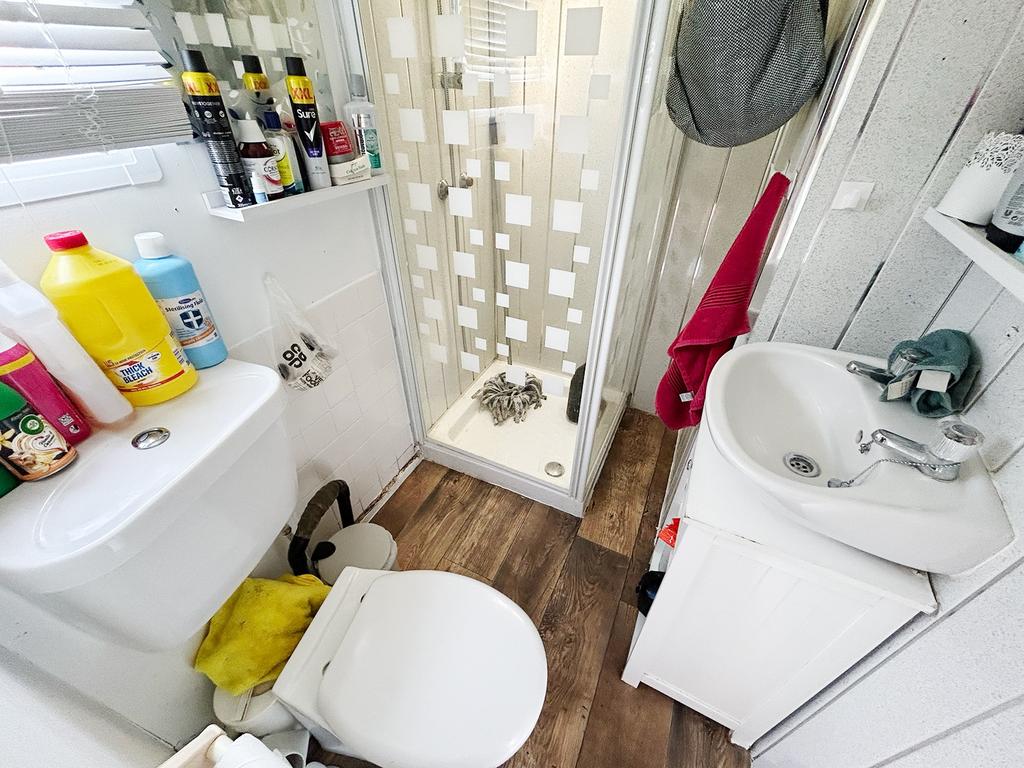Caravan showerroom