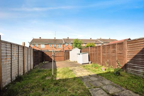 3 bedroom terraced house to rent, Aylesbury HP19