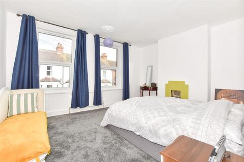2 Ernwell Road, Folkestone, CT19 5NT