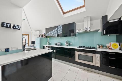 5 bedroom detached house for sale, Boston Gardens, Hanwell, London, W7 2AN