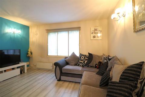 35 Cricketers Close, Erith, DA8 1TU