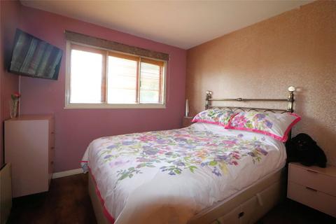 35 Cricketers Close, Erith, DA8 1TU