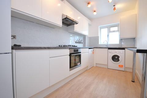 4 bedroom flat to rent, Westway, London W12 0PT