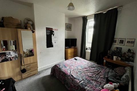 undefined, Bristol BS16