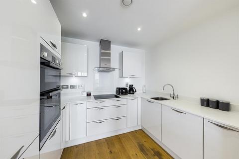 2 bedroom flat for sale, Alexandra Wharf, Ocean Village, SO14