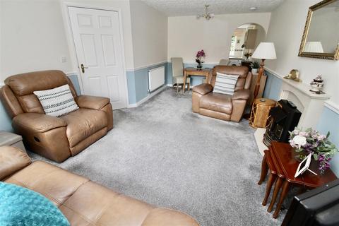 10 Carters Close, Solihull, B37 7AX