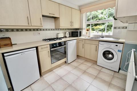 10 Carters Close, Solihull, B37 7AX
