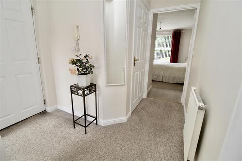 10 Carters Close, Solihull, B37 7AX