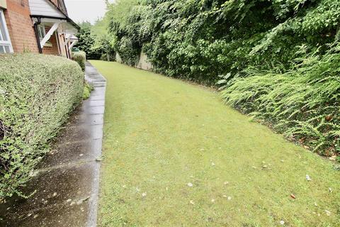 10 Carters Close, Solihull, B37 7AX