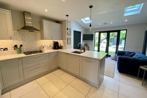 11 Troon Gardens, Luton, LU2 7GB