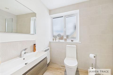 23 Chough Crescent, St Austell, PL25 3AY