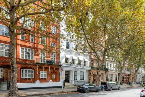 3 bedroom flat for sale, Queen'S Gate, London SW7