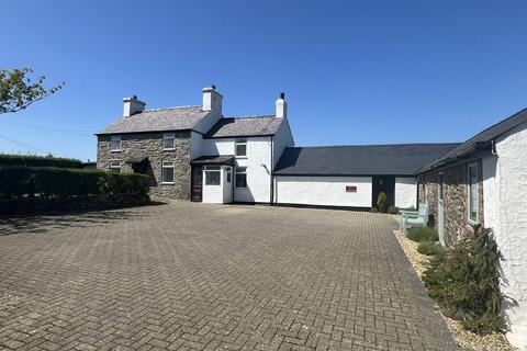 undefined, Carmel, Llannerch-Y-Medd, Anglesey, LL71